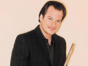 Pahud, Emmanuel (credit Lou Denim - EMI Classics)